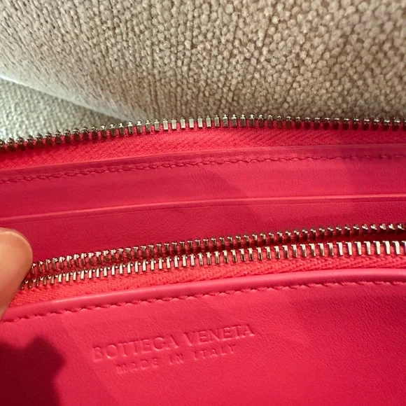 Bottega Veneta Pink Intrecciato Zip Around Wallet - Picture 7 of 11